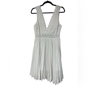 33 Impressions White Sleeveless Dress